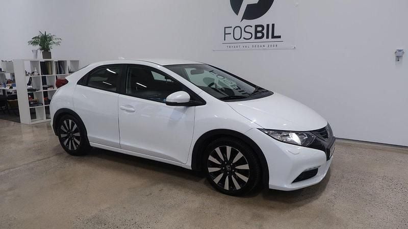 Vit Begagnad 2014 Honda Civic Sport Halvkombi | 79 900 kr (Bra pris) - Bild 1/3