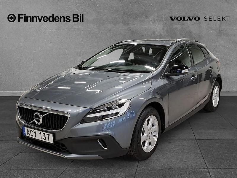 Grå Begagnad 2019 Volvo V40 CC Kombi | 199 000 kr (Marknadspris) - Bild 1/4