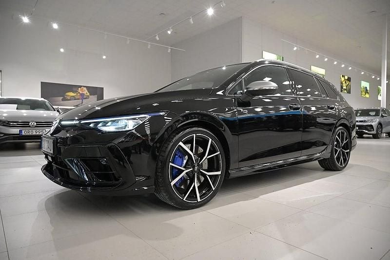 Svart Ny 2026 VW Golf VIII R Kombi | 572 900 kr - Bild 1/3