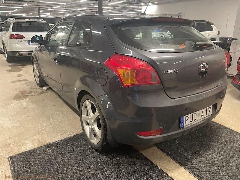 Begagnad Kia ProCeed Sport 140 HK (102 kW) 2007 Grå Halvkombi