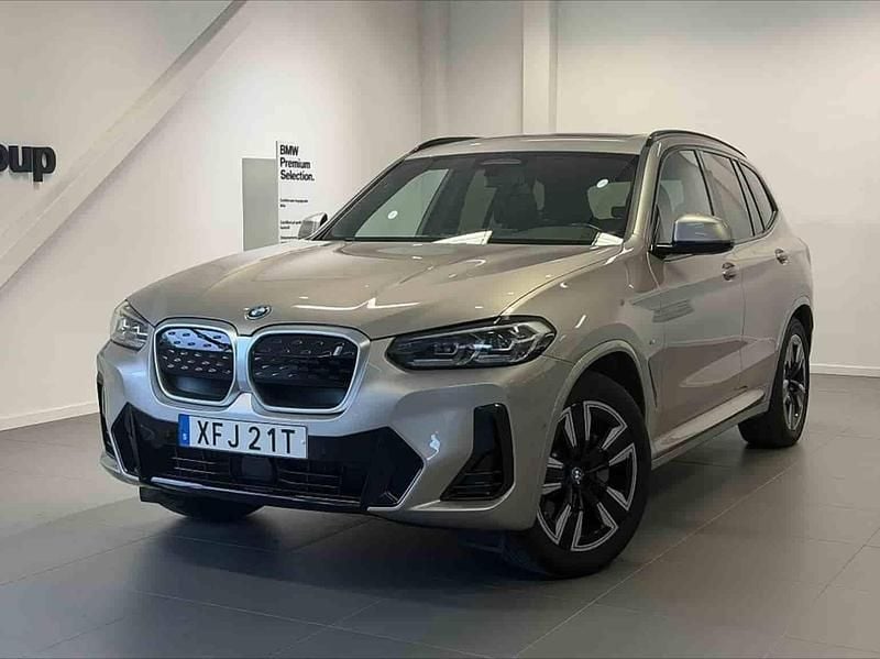 Silver Begagnad 2022 BMW iX3 SUV | 419 900 kr (Superpris) - Bild 1/1