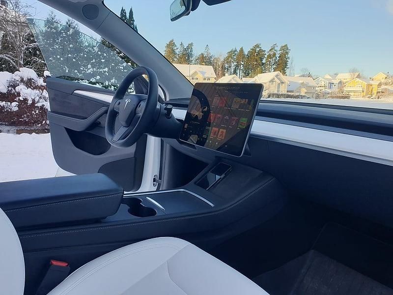 Begagnad Tesla Model Y Performance 392 kW (534 HK) 2023 SUV