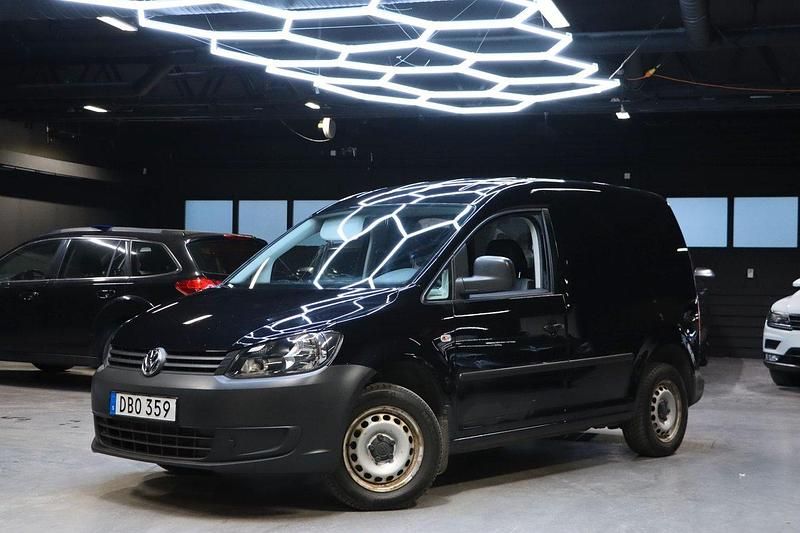 Svart Begagnad 2014 VW Caddy Minibuss | 69 900 kr (Marknadspris) - Bild 1/4