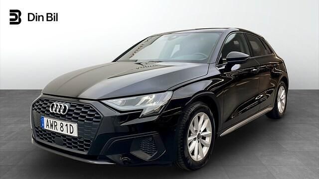 Brilliantsvart Begagnad 2022 Audi A3 Proline Sedan | 239 000 kr (Marknadspris) - Bild 1/4