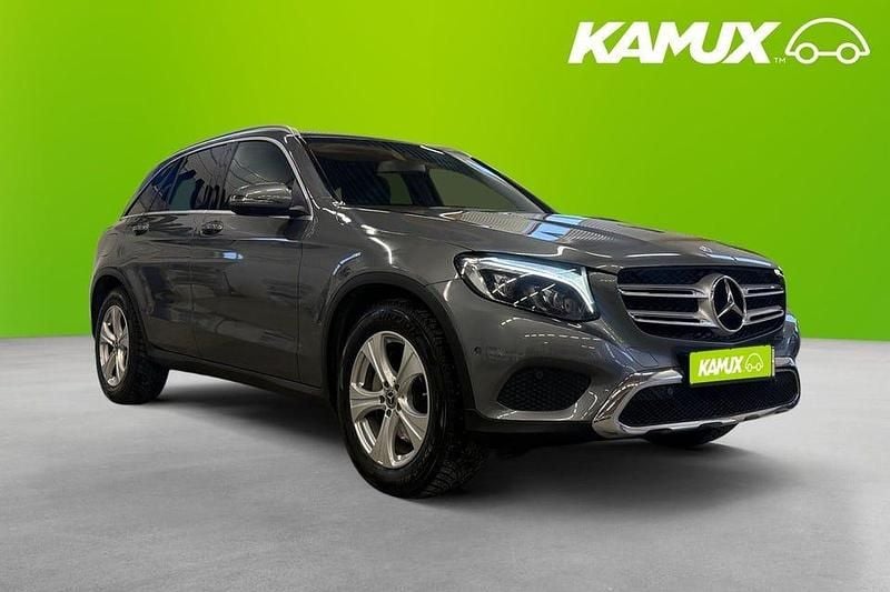 Grå Begagnad 2018 Mercedes GLC220 SUV | 269 800 kr (Marknadspris) - Bild 1/4