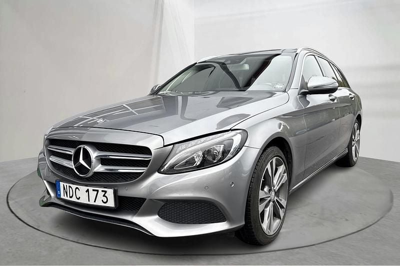 Silver Begagnad 2016 Mercedes C220 Avantgarde Kombi | 204 800 kr (Bra pris) - Bild 1/4
