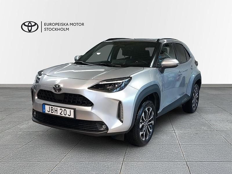 Silver Begagnad 2025 Toyota Yaris Cross Active SUV | 329 900 kr (Lite dyr) - Bild 1/3