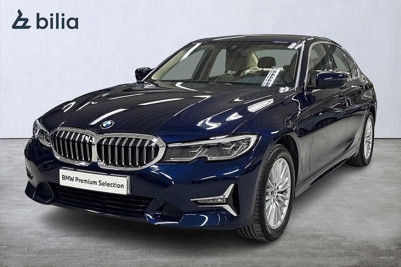 Blå Begagnad 2022 BMW 330 Luxury Line Sedan | 354 900 kr (Superpris) - Bild 1/4