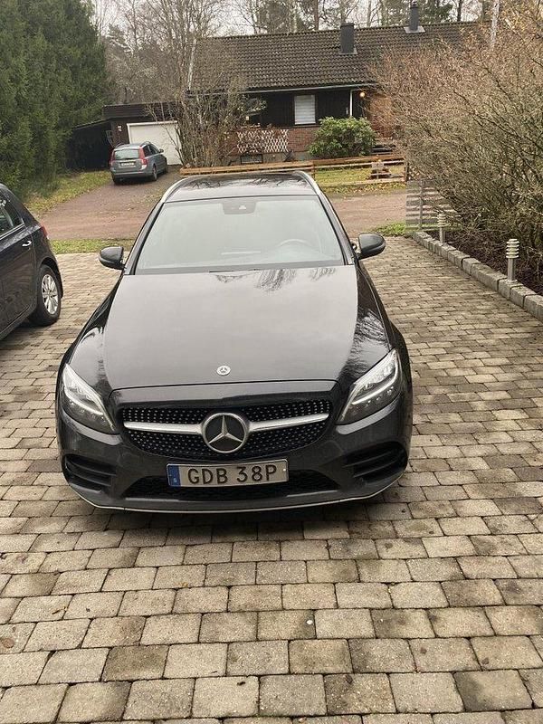 Svart Begagnad 2020 Mercedes C220 AMG line Kombi | 250 000 kr (Superpris) - Bild 1/1