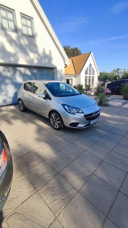 Grå Begagnad 2015 Opel Corsa Enjoy Halvkombi | 69 900 kr (Marknadspris) - Bild 1/4