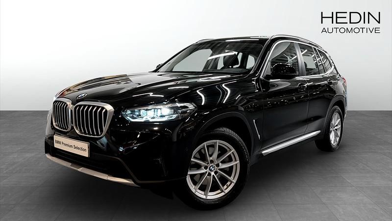 Svart (black) Begagnad 2022 BMW X3 SUV | 438 700 kr (Bra pris) - Bild 1/4