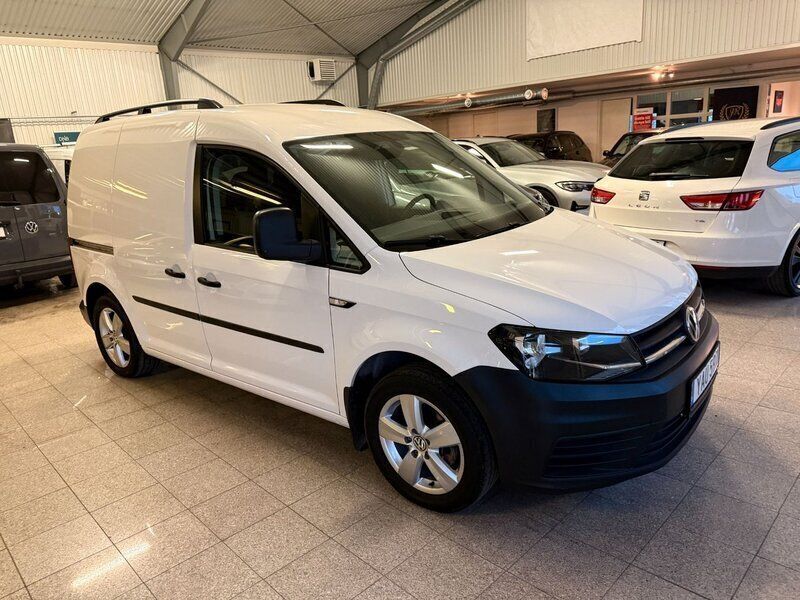 Vit Begagnad 2018 VW Caddy Minibuss | 99 900 kr (Superpris) - Bild 1/4