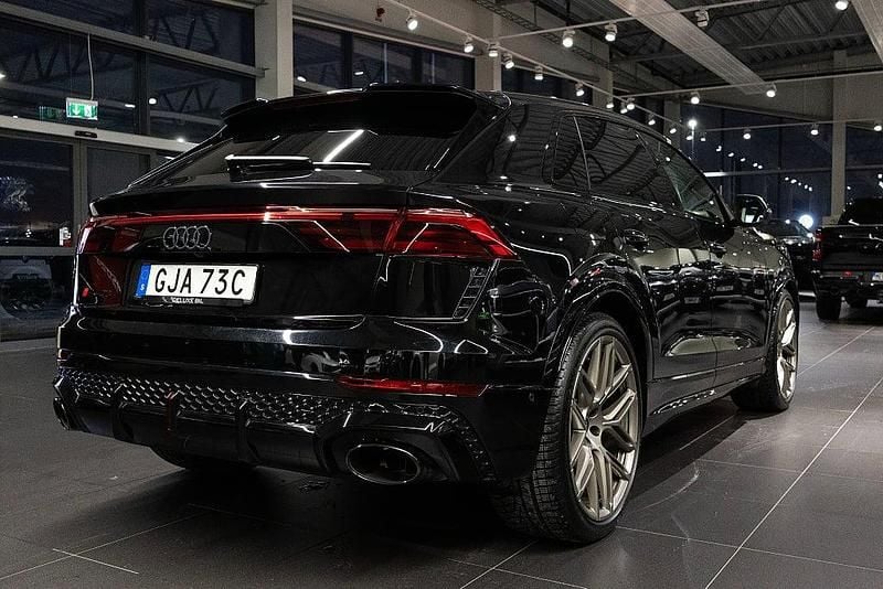 Begagnad Audi RS Q8 600 HK (441 kW) 2024 Svart SUV
