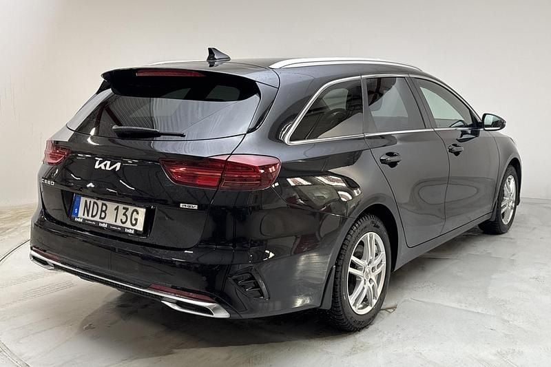 Begagnad Kia Ceed Sportswagon Advance 141 HK (103 kW) 2022 Svart Kombi