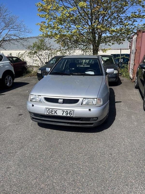 Begagnad 1999 Seat Ibiza Halvkombi | 13 000 kr - Bild 1/3