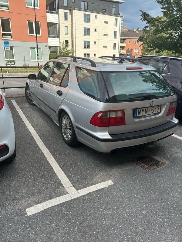 Grå Begagnad 2005 Saab 9-5 Vector Kombi | 3 000 kr - Bild 1/4