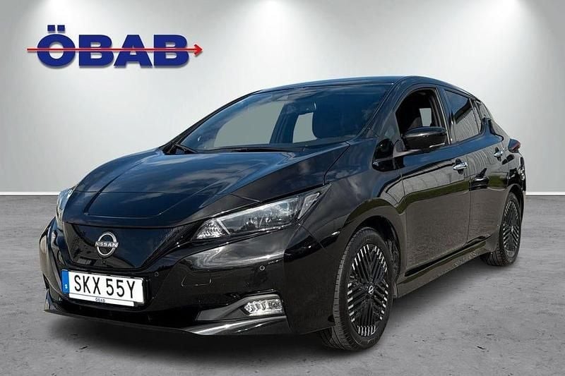 Svart Begagnad 2022 Nissan Leaf N-Connecta Halvkombi | 209 800 kr (Lite dyr) - Bild 1/4