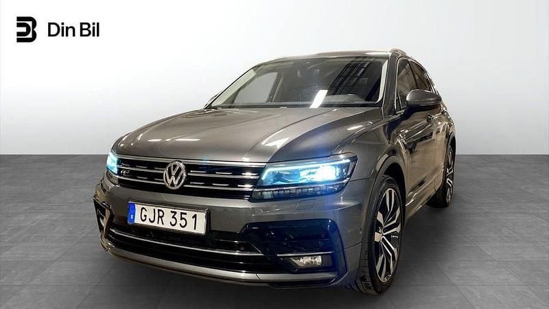 Grå Begagnad 2018 VW Tiguan R-line SUV | 264 900 kr (Lite dyr) - Bild 1/4