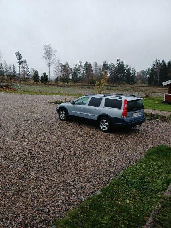 Blå Begagnad 2002 Volvo XC70 Kombi | 30 000 kr (Lite dyr) - Bild 1/3