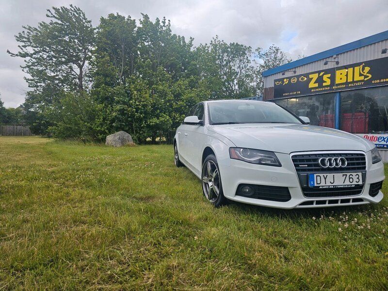 Vit Begagnad 2012 Audi A4 Comfort Sedan | 88 000 kr (Bra pris) - Bild 1/4