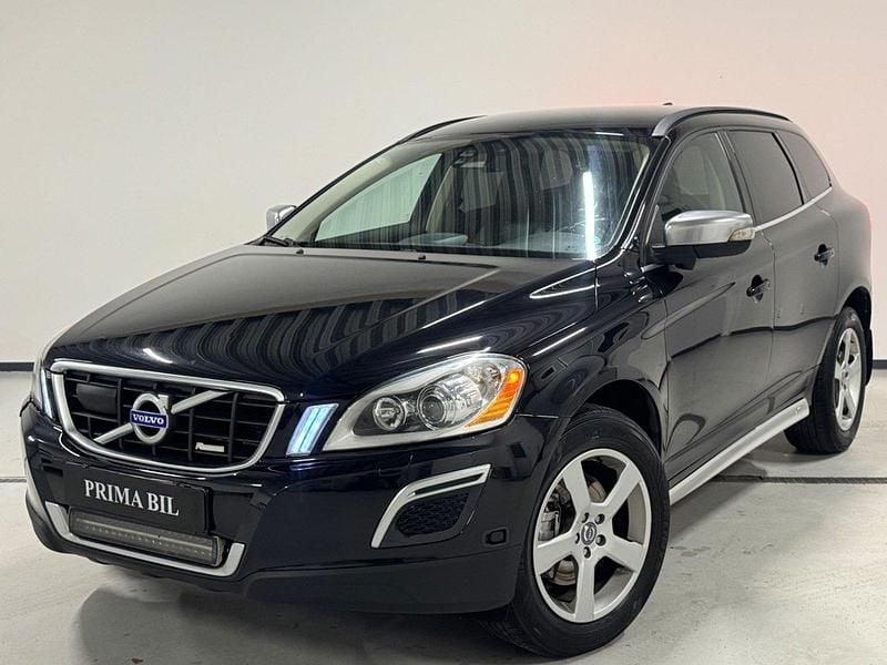 Svart Begagnad 2010 Volvo XC60 R-Design SUV | 94 900 kr (Marknadspris) - Bild 1/4