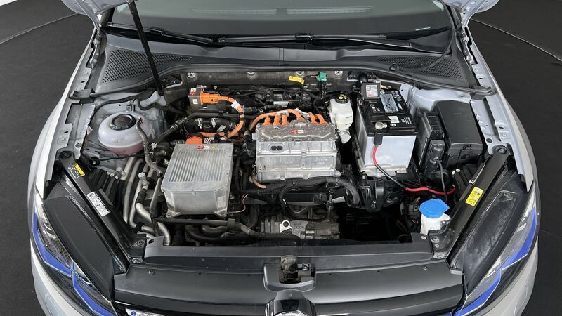 Begagnad VW e-Golf 100 kW (136 HK) 2017 Halvkombi