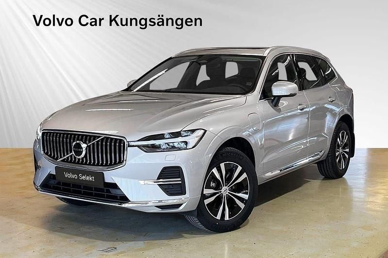 Silver Begagnad 2025 Volvo XC60 Core SUV | 529 000 kr (Bra pris) - Bild 1/3