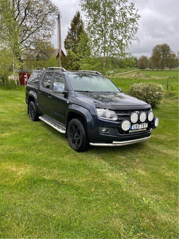 Blå Begagnad 2014 VW Amarok Highline Pickup | 154 000 kr (Marknadspris) - Bild 1/4