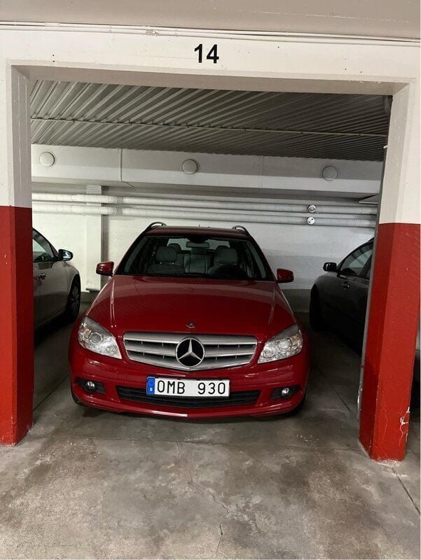 Röd Begagnad 2010 Mercedes C180 Classic Kombi | 79 900 kr (Marknadspris) - Bild 1/4