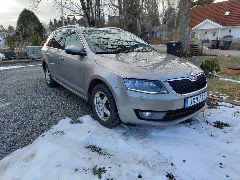 Begagnad Skoda Octavia 110 HK (80 kW) 2016 Halvkombi
