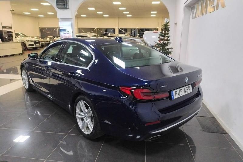 Begagnad BMW 530 Luxury Line 292 HK (214 kW) 2021 Blå Sedan