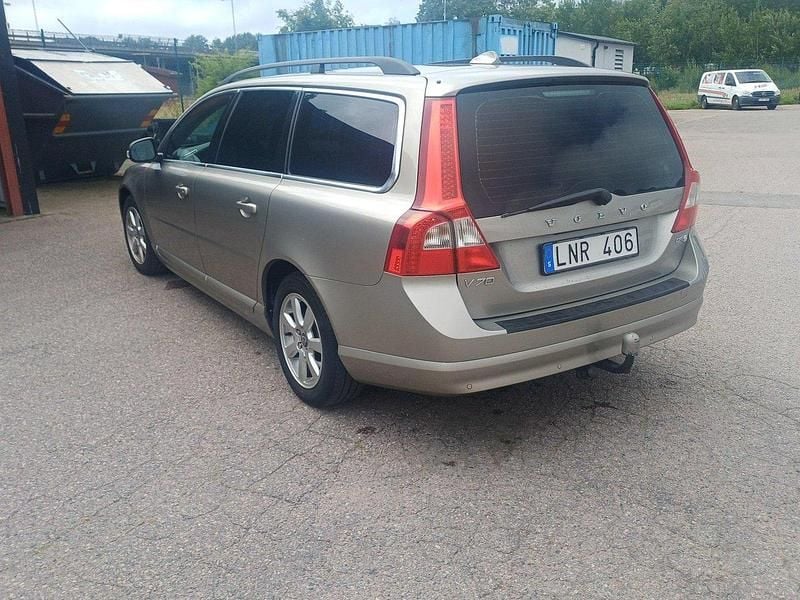 Brun Begagnad 2012 Volvo V70 Kombi | 45 500 kr (Superpris) - Bild 1/4