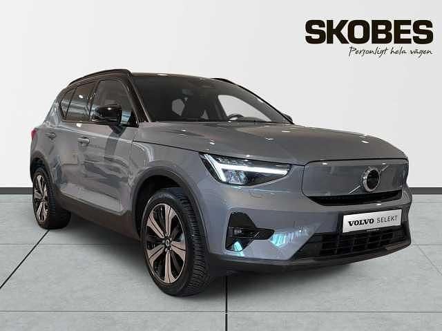 Grå Begagnad 2023 Volvo XC40 Plus SUV | 369 900 kr - Bild 1/3