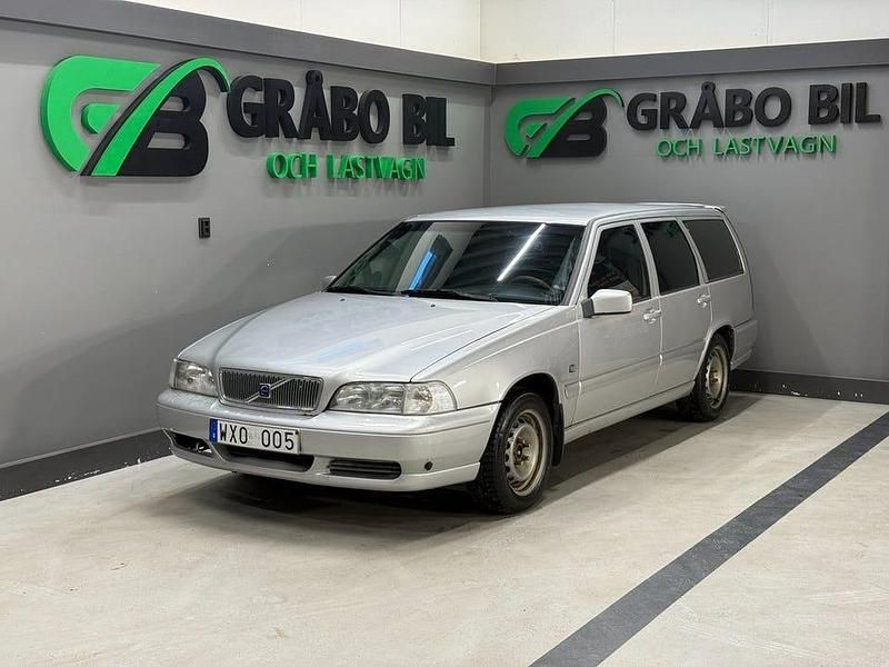 Silver Begagnad 1999 Volvo V70 Kombi | 19 900 kr (Marknadspris) - Bild 1/4