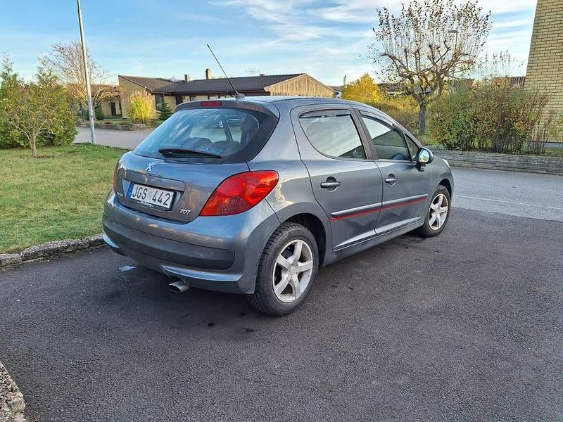 Begagnad Peugeot 207 120 HK (88 kW) 2007 Halvkombi