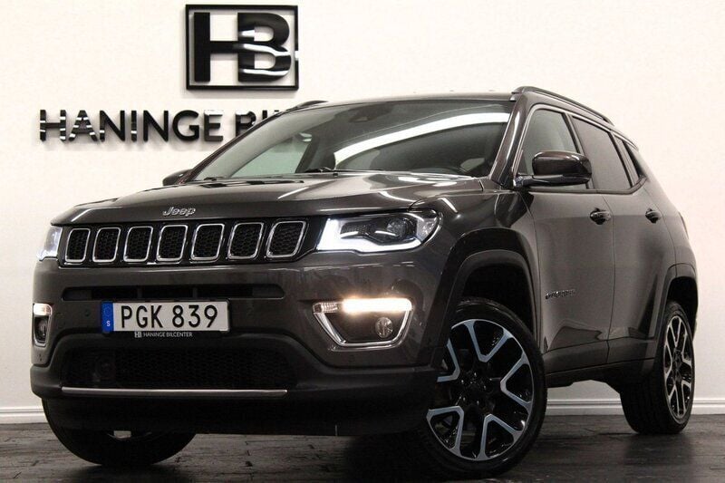 Grå Begagnad 2018 Jeep Compass SUV | 214 900 kr (Lite dyr) - Bild 1/4
