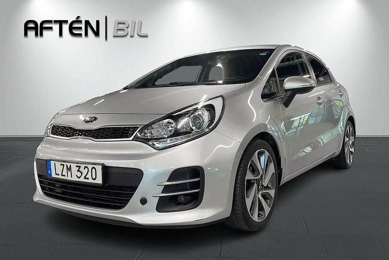 Grå Begagnad 2015 Kia Rio Halvkombi | 89 800 kr (Marknadspris) - Bild 1/3