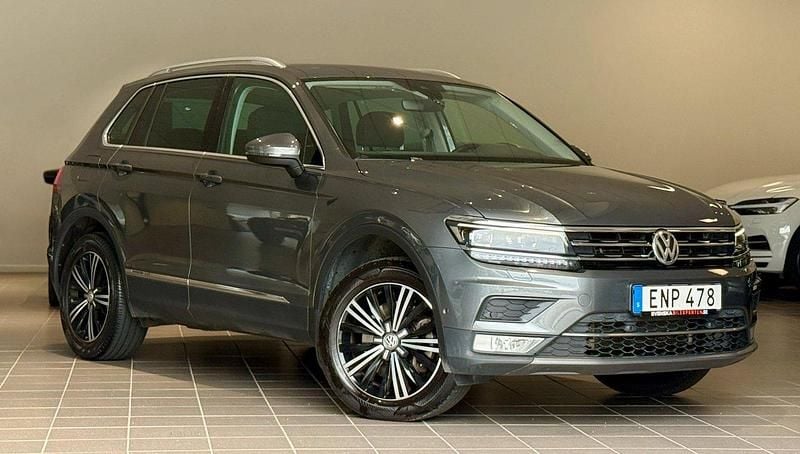 Silver Begagnad 2017 VW Tiguan GT SUV | 204 900 kr (Marknadspris) - Bild 1/4