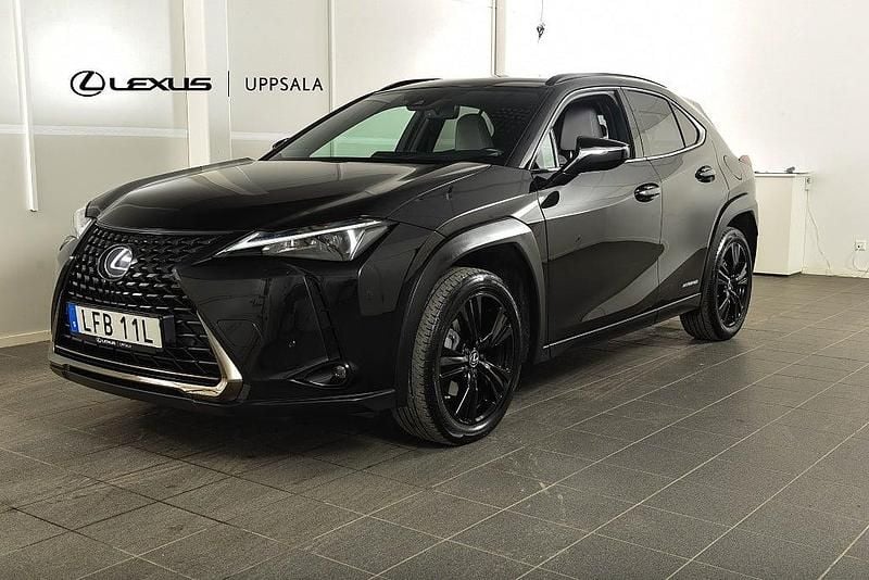 Begagnad Lexus UX 250h Sport Line 152 HK (111 kW) 2022 Svart SUV