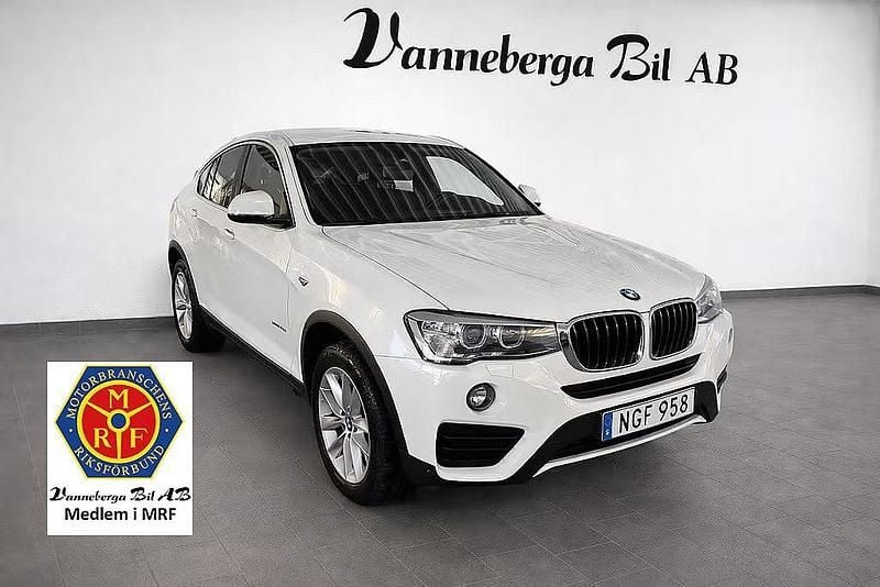 Vit Begagnad 2016 BMW X4 SUV | 199 900 kr (Marknadspris) - Bild 1/4