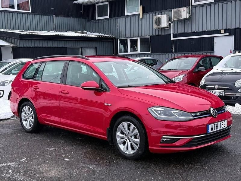 Begagnad VW Golf VII 131 HK (96 kW) 2019 Röd