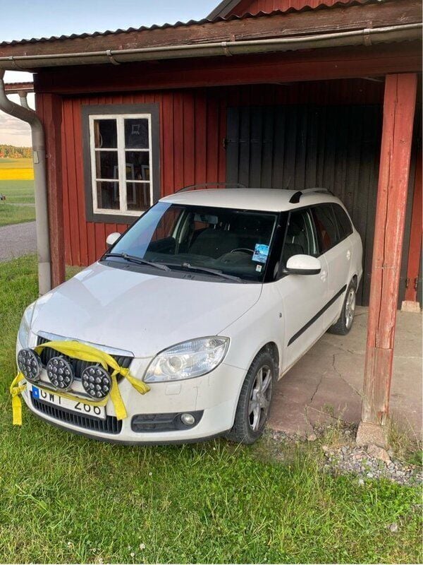 Vit Begagnad 2008 Skoda Fabia Kombi | 4 000 kr - Bild 1/1