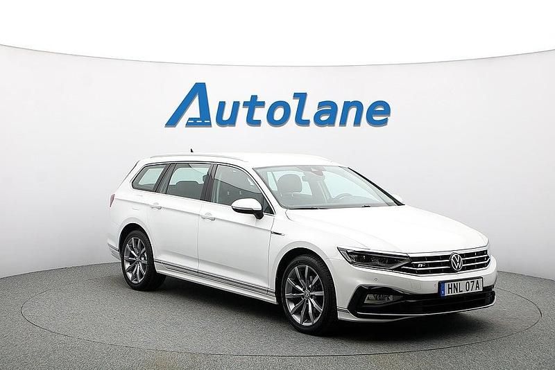 Vit Begagnad 2020 VW Passat R-line Kombi | 289 900 kr (Lite dyr) - Bild 1/3