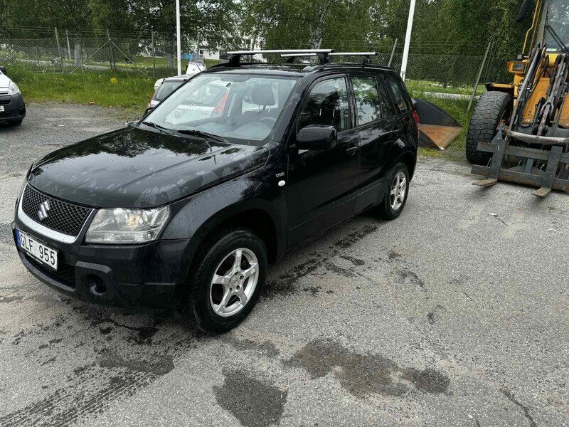 Svart Begagnad 2007 Suzuki Grand Vitara SUV | 25 000 kr (Bra pris) - Bild 1/4