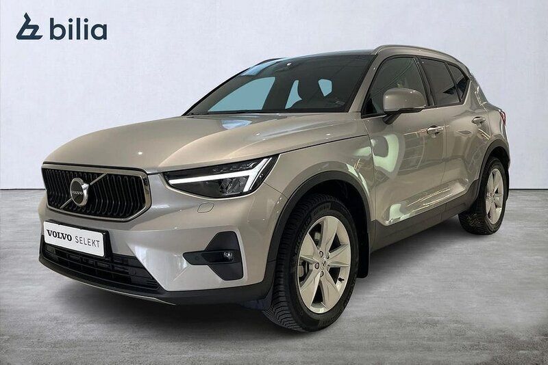 Silver Begagnad 2023 Volvo XC40 Core SUV | 349 000 kr (Marknadspris) - Bild 1/3