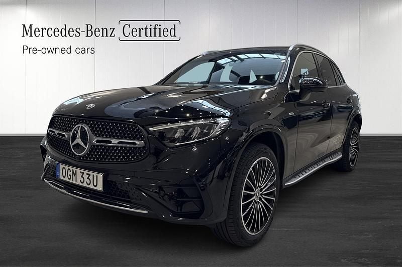 Svart (black) Begagnad 2025 Mercedes GLC300e Advanced Plus SUV | 779 900 kr (Marknadspris) - Bild 1/4