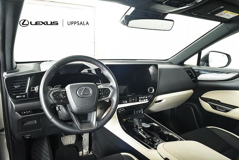 Begagnad Lexus NX450h+ Executive Line 309 HK (227 kW) 2023 Ljusgrå SUV