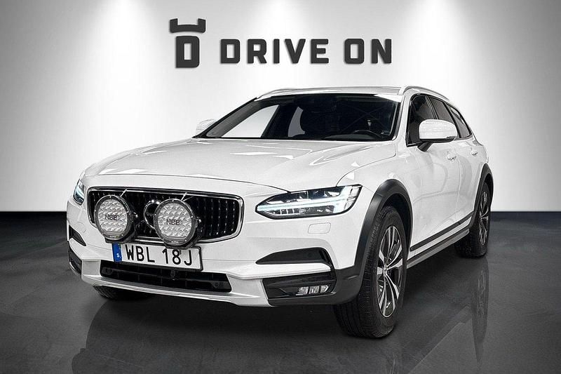 Vit Begagnad 2020 Volvo V90 CC Kombi | 364 900 kr (Marknadspris) - Bild 1/4