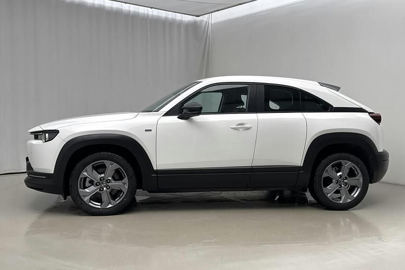 Begagnad Mazda MX30 106 kW (145 HK) 2023 Vit SUV