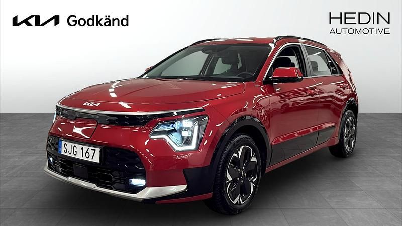 Röd Begagnad 2023 Kia e-Niro SUV | 309 900 kr - Bild 1/4